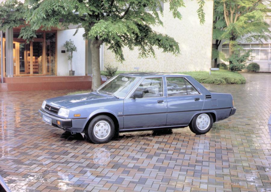  Mitsubishi Tredia 1982 года  (фото 1 из 12)